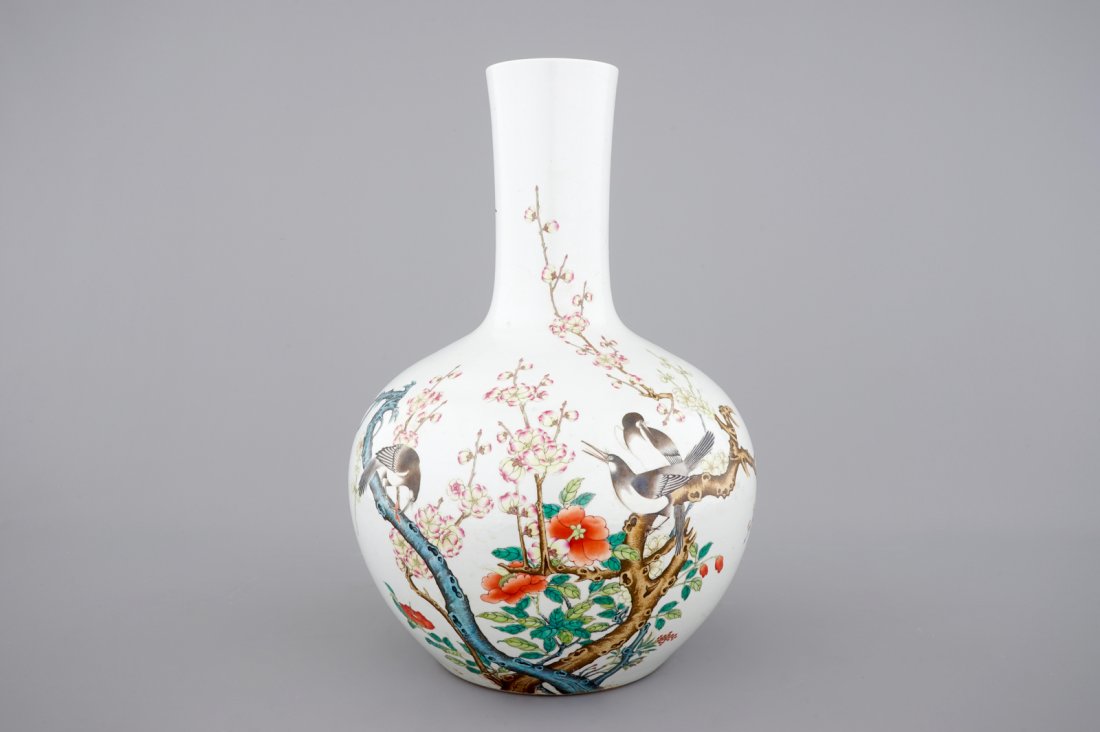 A Chinese polychrome tianqu ping bottle vase decorated (1 of 6)