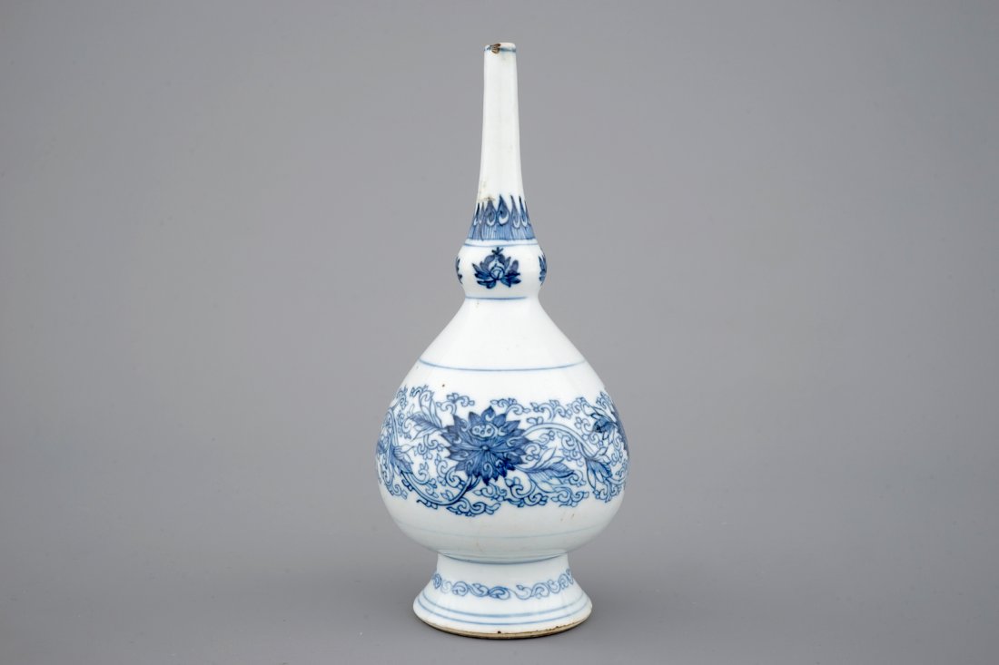 A blue and white water sprinkler, Kangxi, ca. 1700: H: 19 cm