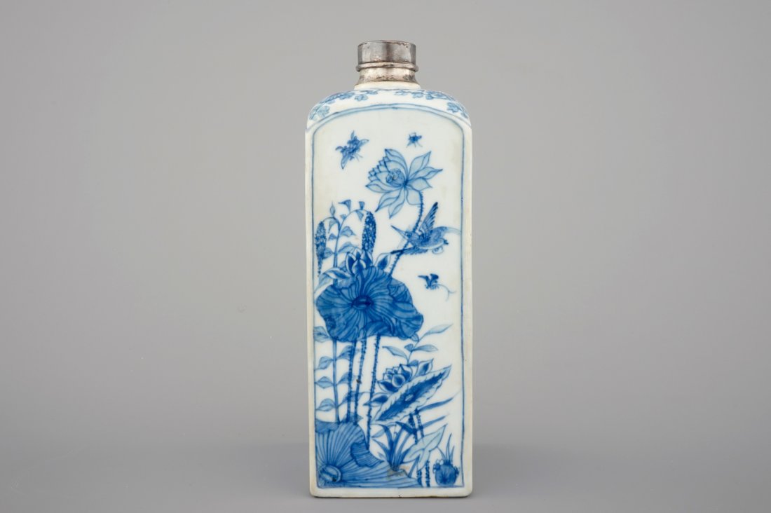 A blue and white Chinese porcelain silver-mounted VOC (1 of 6)