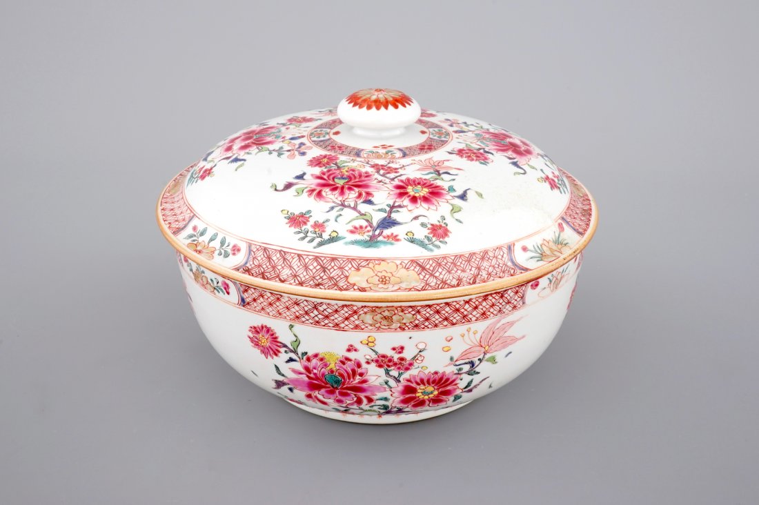 A round Chinese famille rose export porcelain tureen (1 of 7)