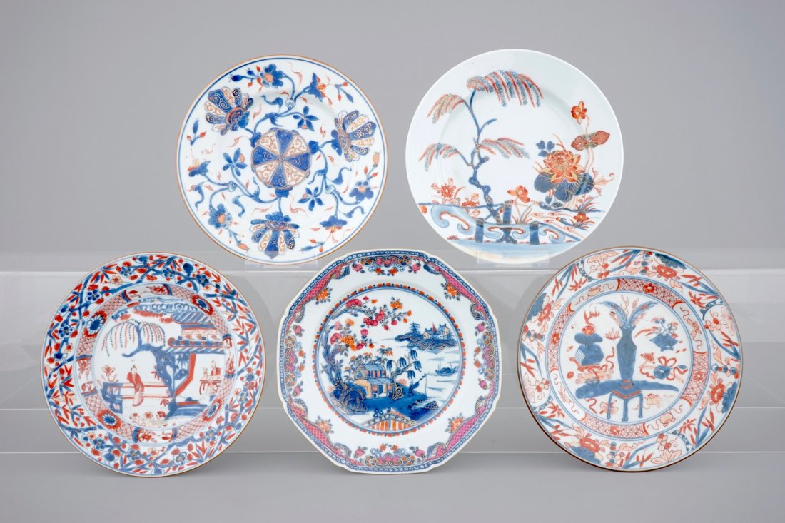 A set of five Chinese Imari porcelain plates, Kangxi (1 of 2)