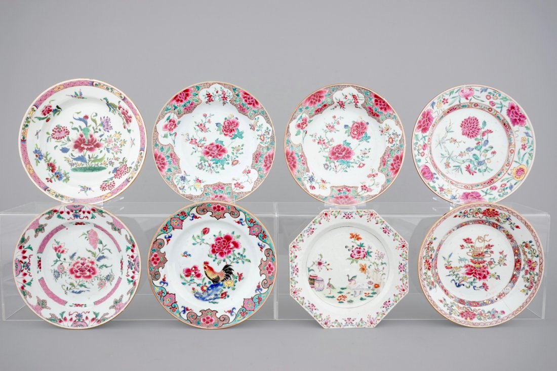 Eight Chinese famille rose export porcelain plates,: Dia.: 22,5 cm