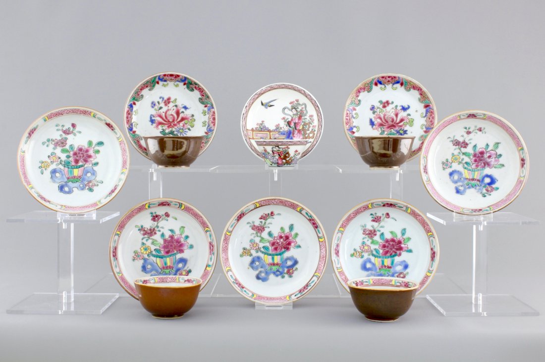 A collection of fine Chinese famille rose porcelain: Dia.: 11,5 cm (the largest saucer) Dia.: 7 cm H.: 4 cm (the largest cup)