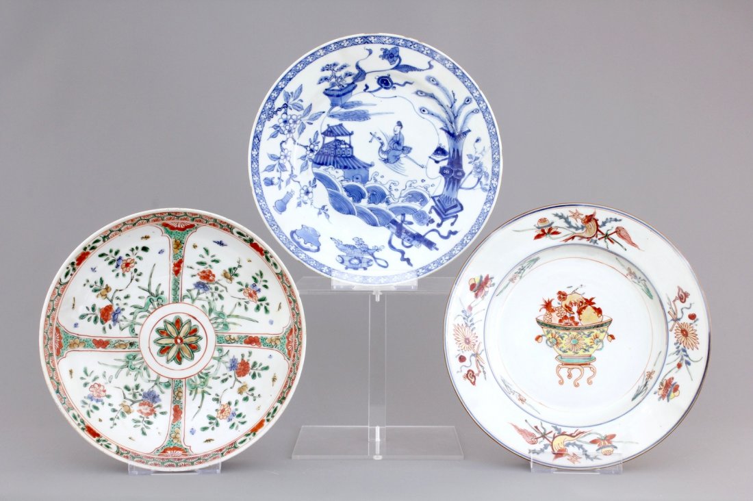 A lot of 3 Chinese porcelain plates: famille verte, (1 of 1)