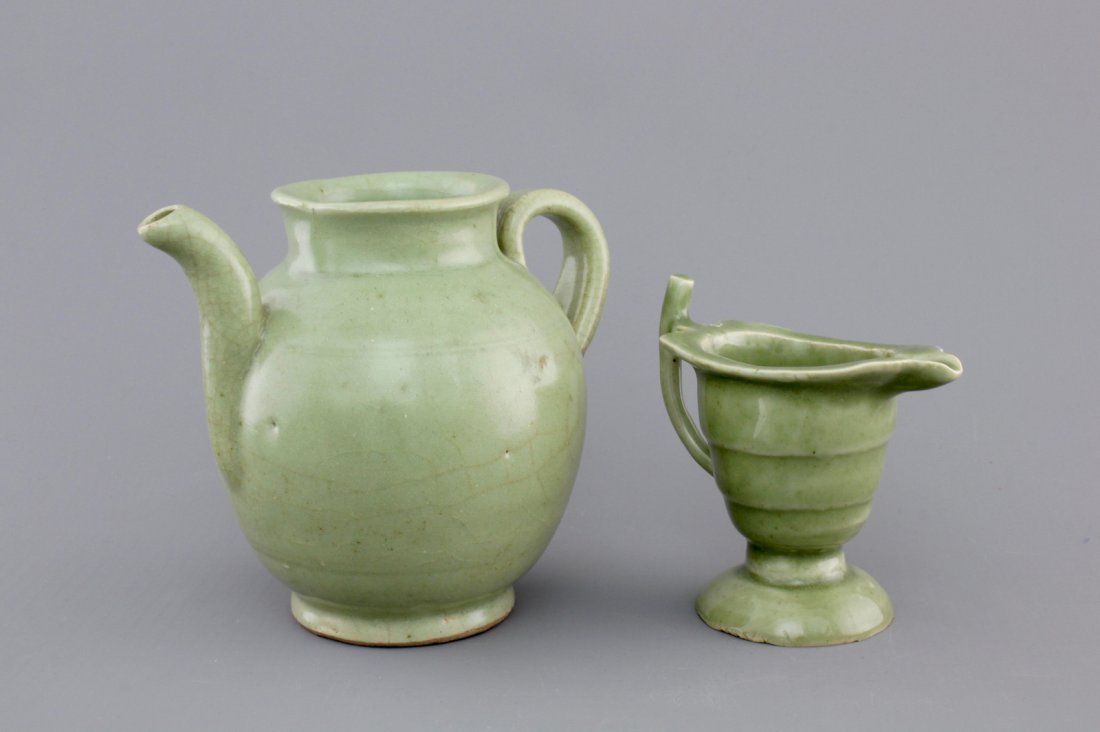 A Ming dynasty celadon glazed jug, 16/17th C. together (1 of 1)