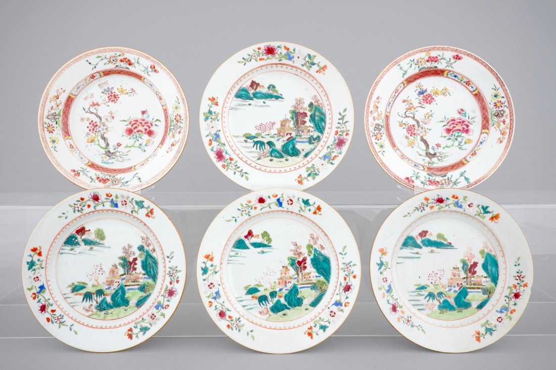 A pair of Yongzheng floral famille rose plates and a: Dia.: 23 cm
