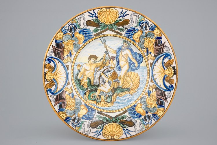 A large Italian maiolica dish with Poseidon or Neptune: Dia.: 40 cm