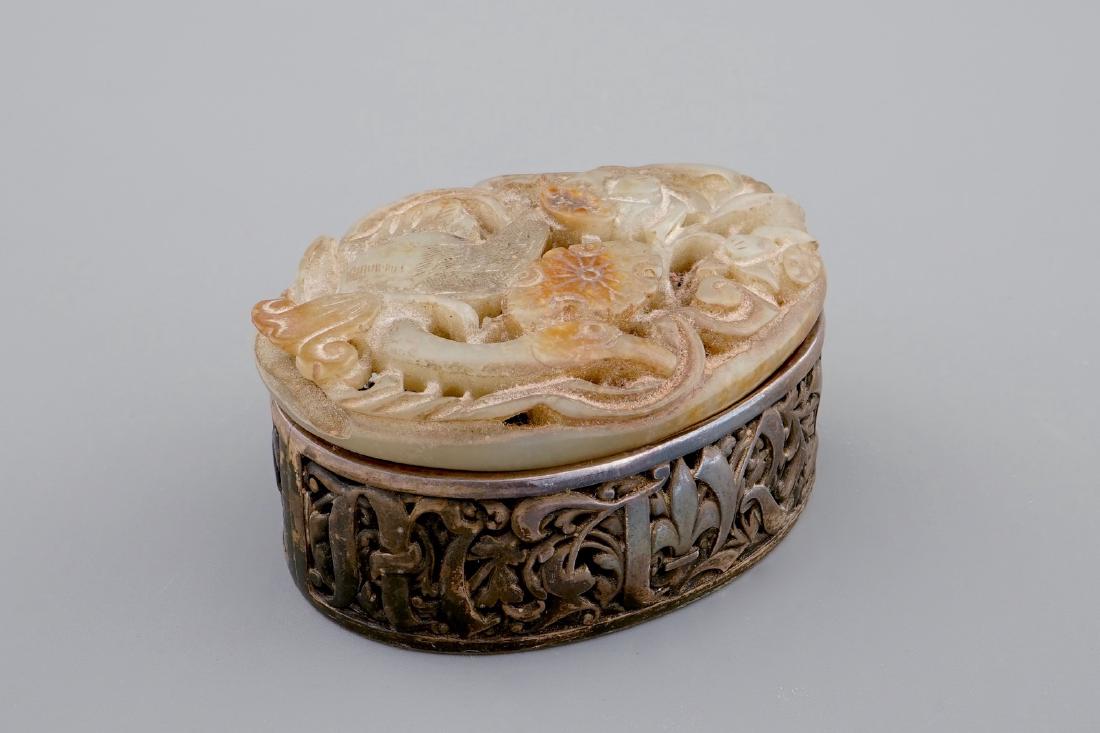 An English silver box with a Chinese mottled jade (1 of 10)