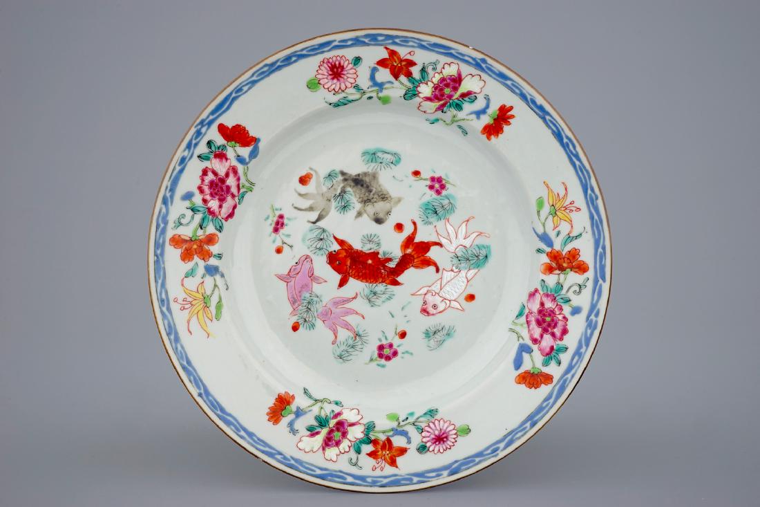 A Chinese famille rose carps plate, Yongzheng/Qianlong (1 of 2)