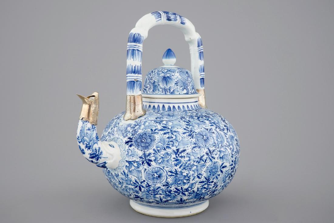 A large blue and white teapot with silver mount, Kangxi (1 of 7)