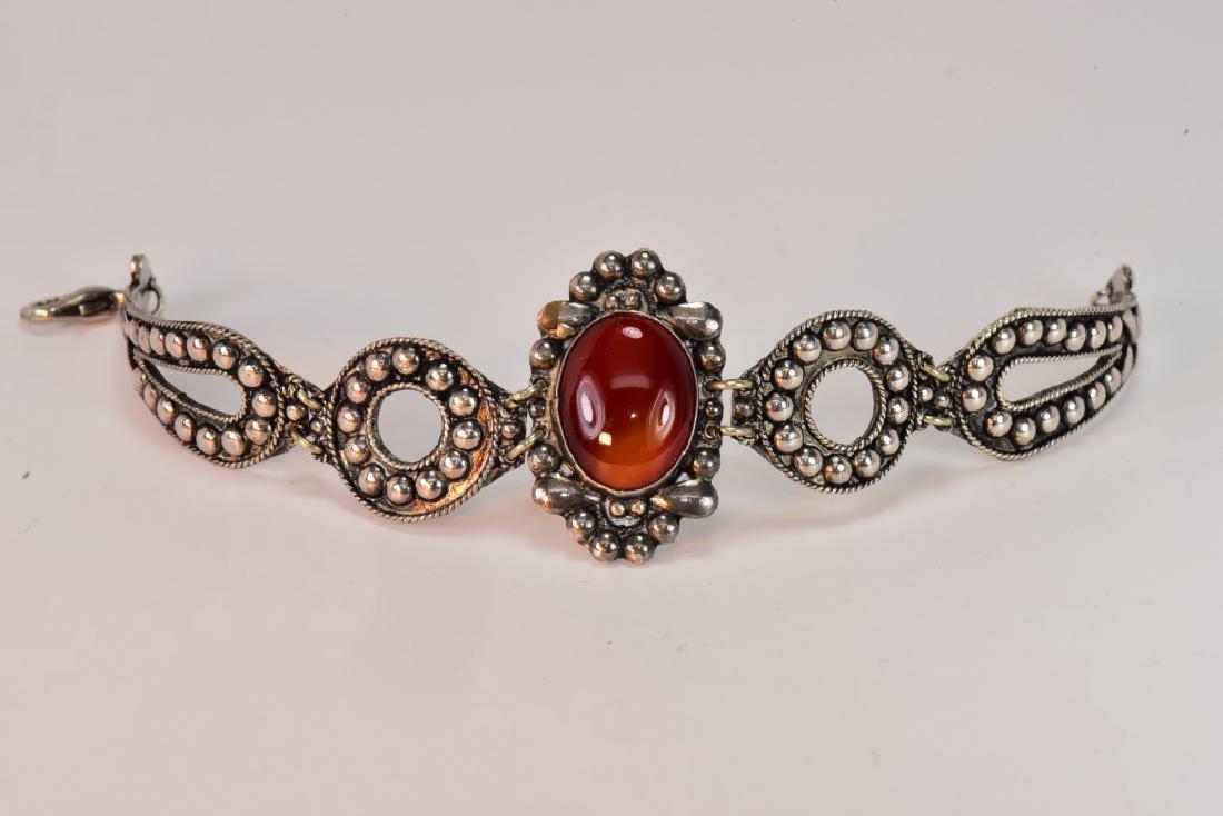 Indian Silver Carnelian Bracelet: Silver Carnelian Bracelet 28g TW.