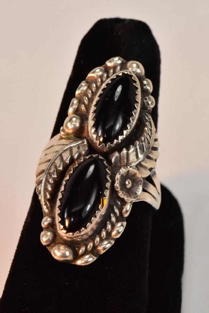 Indian Sterling & Black Onyx Stone Ring Signed: Indian Sterling & Black Onyx Double Stone Ring Signed SC Size 7