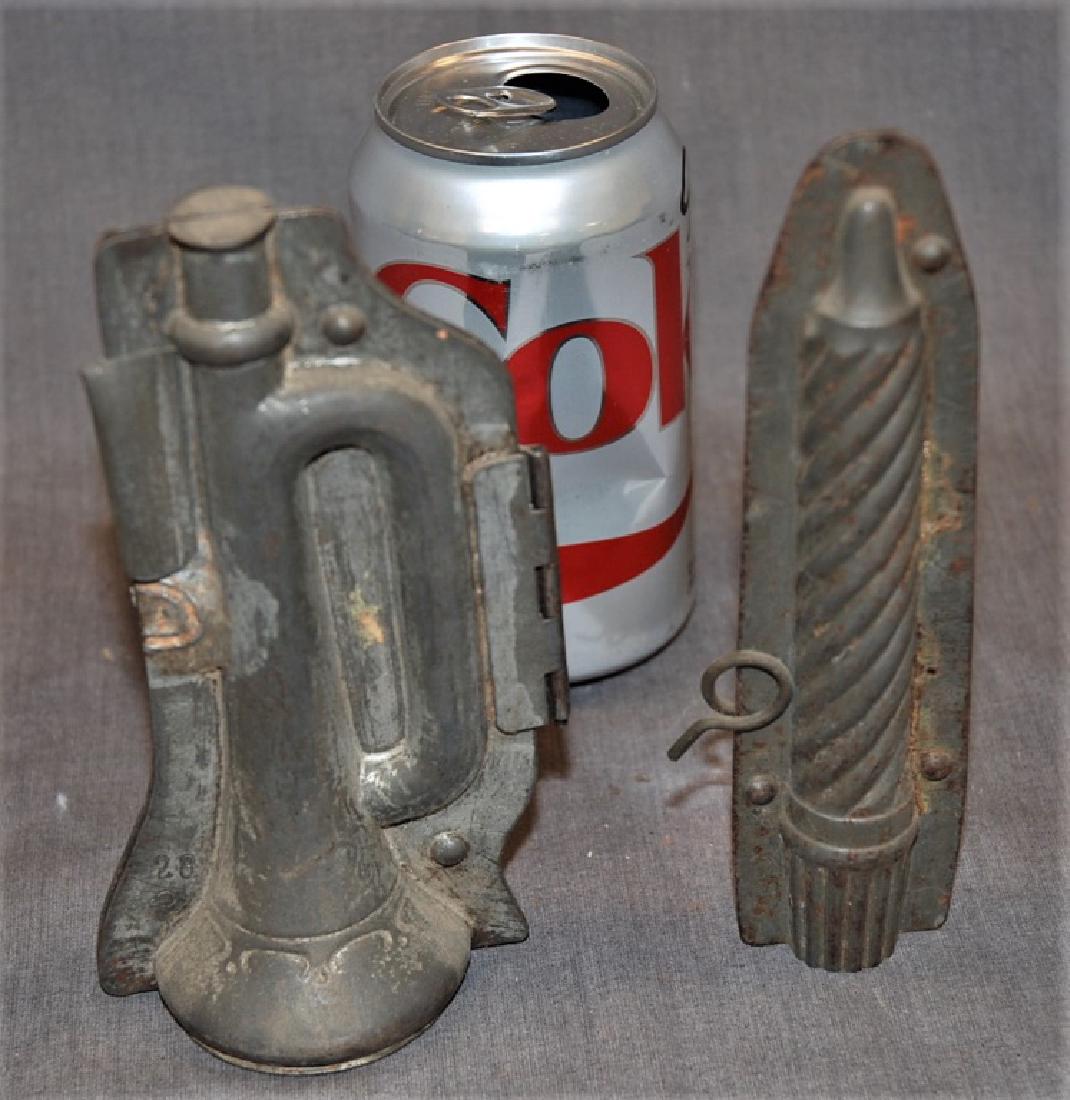 LOT OF 2 CHOCOLATE MOLDS (1 of 3)