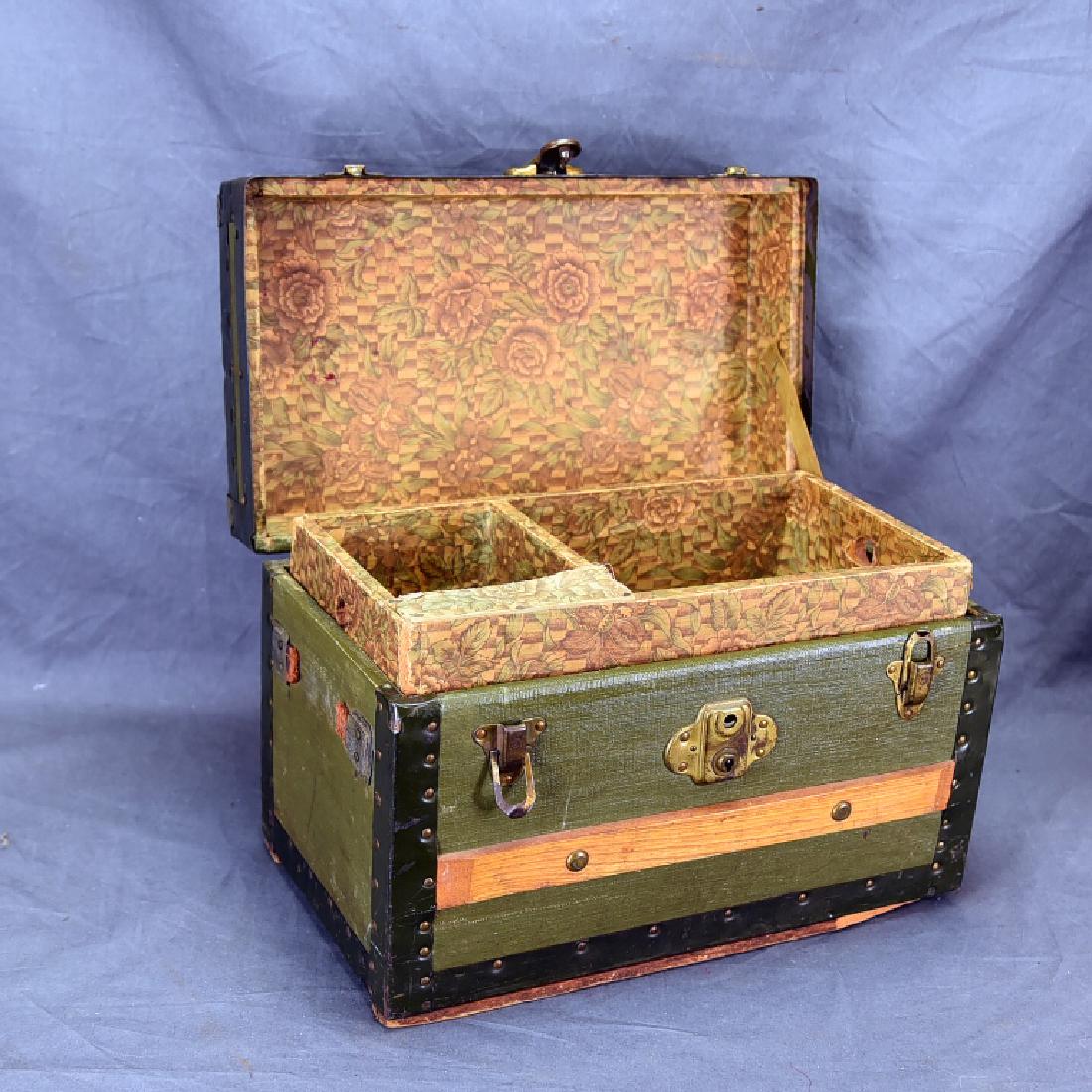 Antique Miniature Doll's Trunk Original Condition (1 of 6)