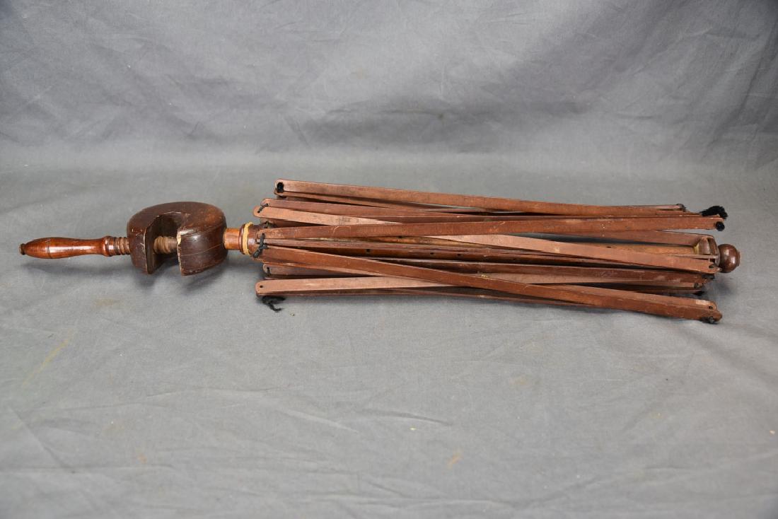 Umbrella Style Yarn Winder w/Table Clamp (1 of 2)