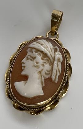 Cameo Pendant 14K Gold (1 of 3)