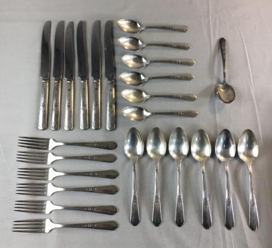 Vintage Oneida Silver Plate Flatware Service for 6 (1 of 3)