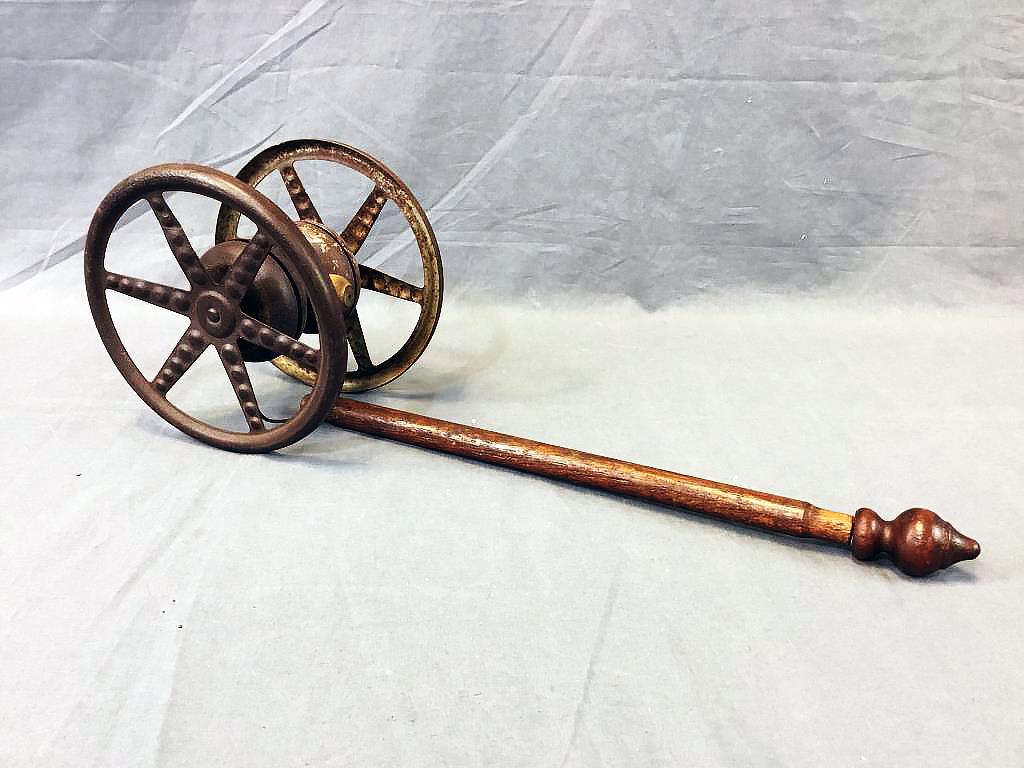 Primitive Wooden Pull Toy (1 of 3)