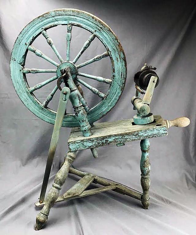 Primitive Antique Spinning Wheel, Old Blue Paint (1 of 6)