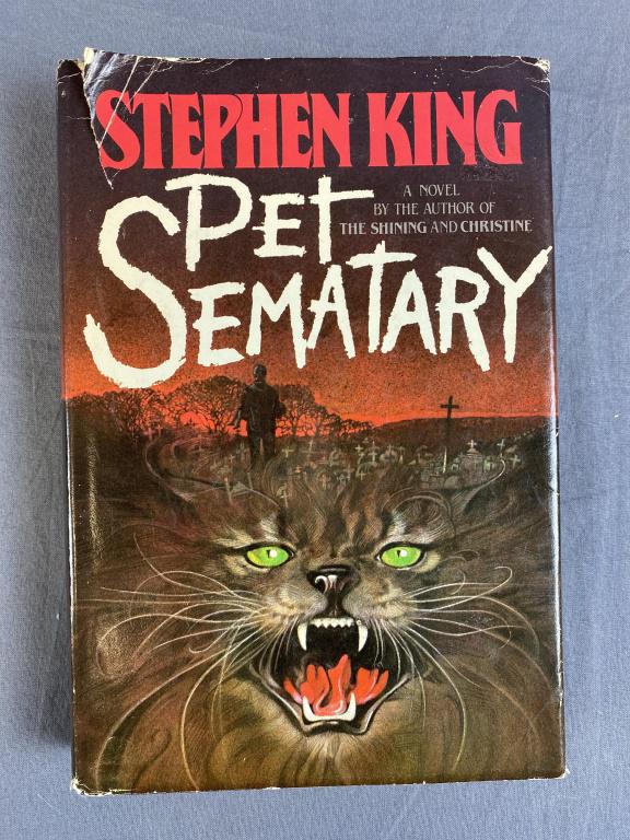 Pet Sematary Stephen King 1st Edition 1983: Hardcover with dust jacket with some damage to dust jacket shown. Slight wear/fading to cloth cover.