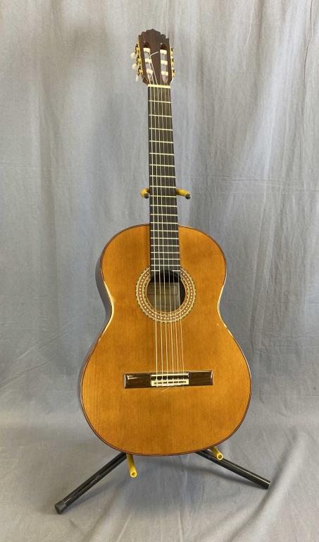 Manuel Rodriguez C-3 Acoustic Guitar (1 of 9)