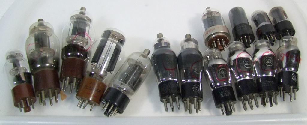 15 RCA 1930’s Radio Tubes - Large and Unboxed (1 of 3)