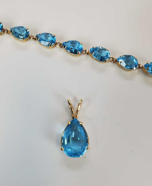 10Kt Yellow Gold Blue Topaz Bracelet And Pendant (1 of 8)