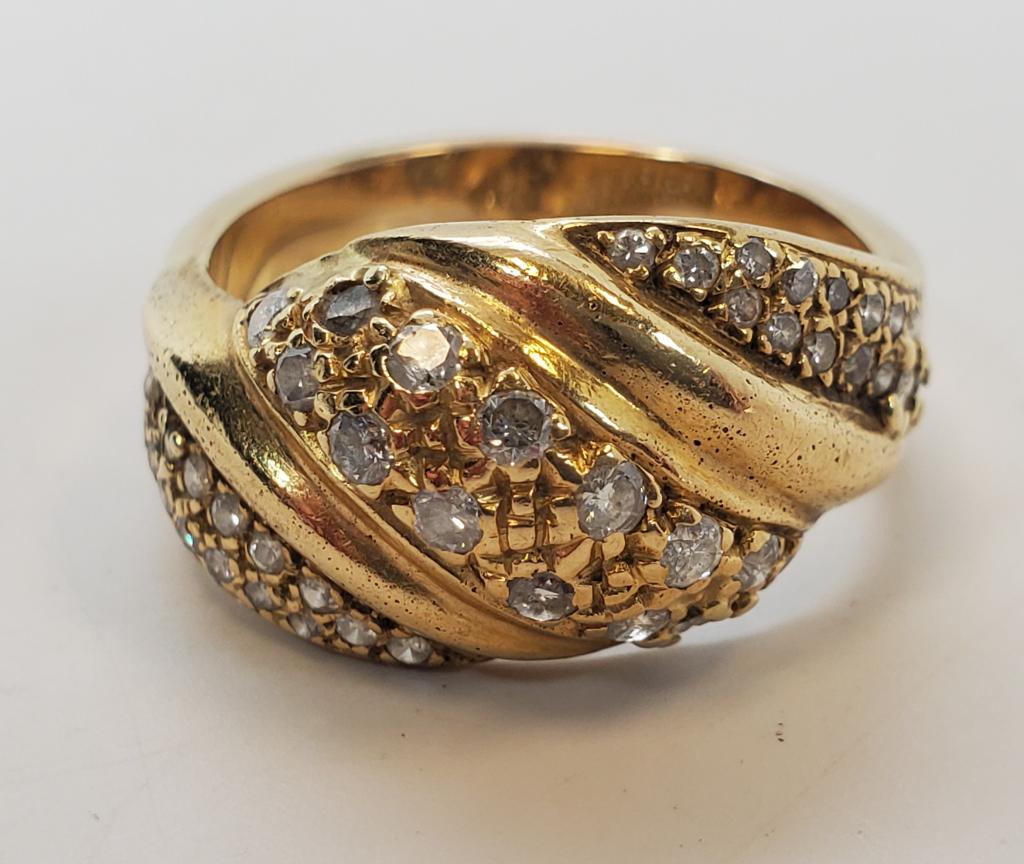 18KT Yellow Gold And Diamond Ring Size 8 (1 of 4)