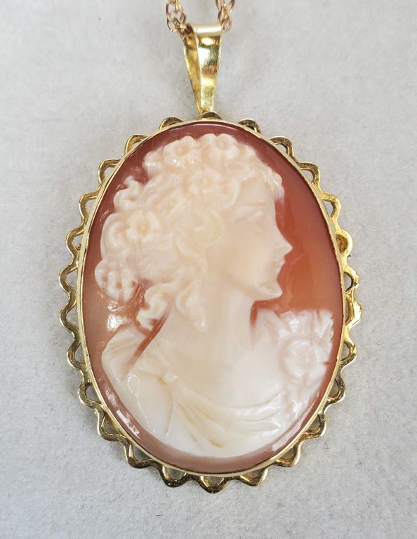 Cameo Pendant Marked 750 With 14ktgf Necklace (1 of 6)