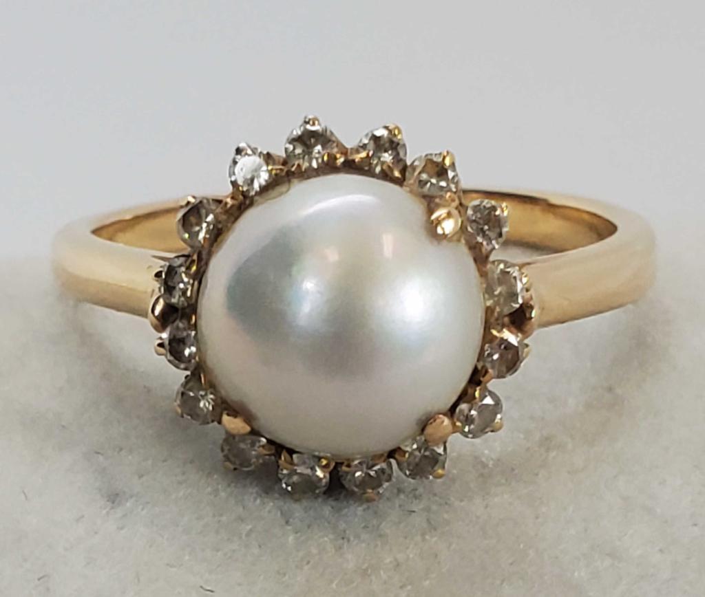 Women's Pearl and Diamond Ring Size 9 (1 of 2)