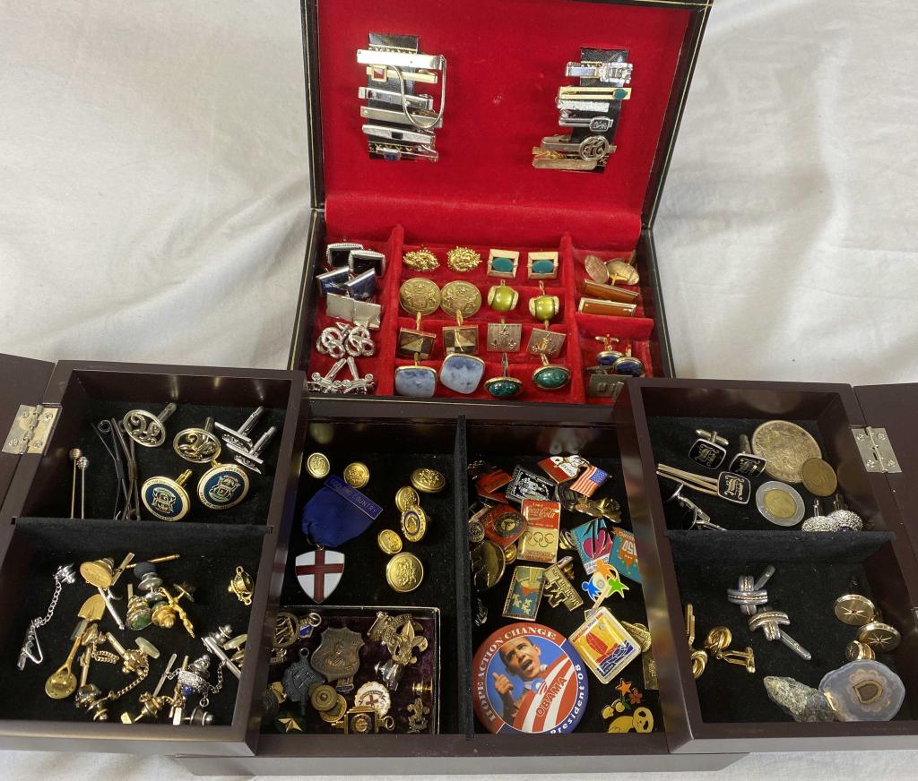 One Gentleman's Vintage Collection of Jewelry (1 of 8)