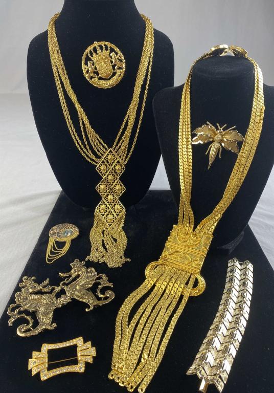 Better Vintage Gold Toned Necklaces, Brooches... (1 of 8)