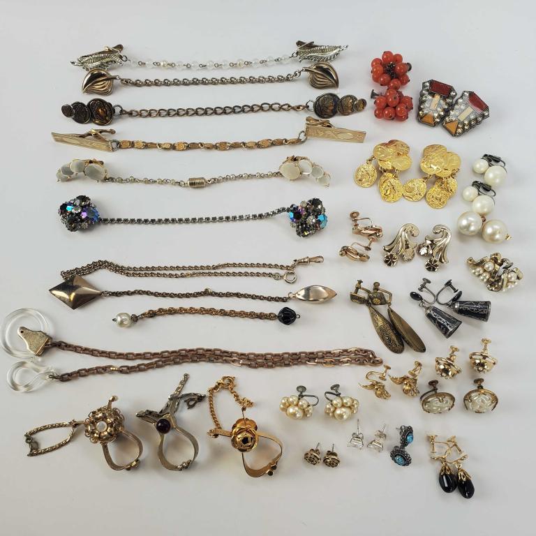 Lot Of Vintage Jewelry Sweater Clips And Earrings: A fun selection of vintage jewelry. Earrings from Spain, China and some sterling silver. Also vintage sweater clips. Many pieces are marked.