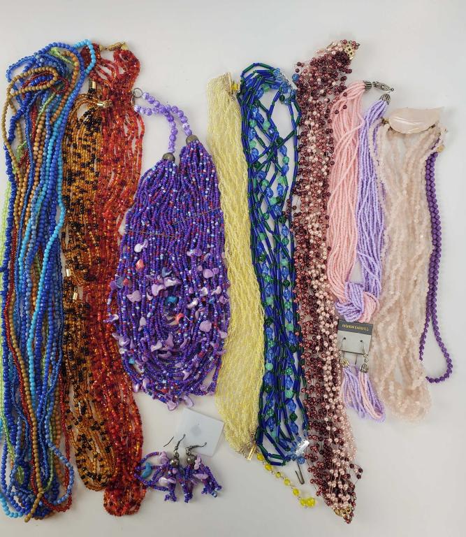 Large Lot Of Vintage Glass/Stone Beaded Jewelry (1 of 17)