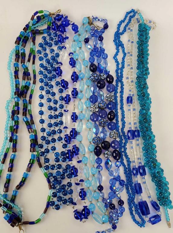 Vintage Glass Beaded Necklaces Lot Of Blues. (1 of 18)