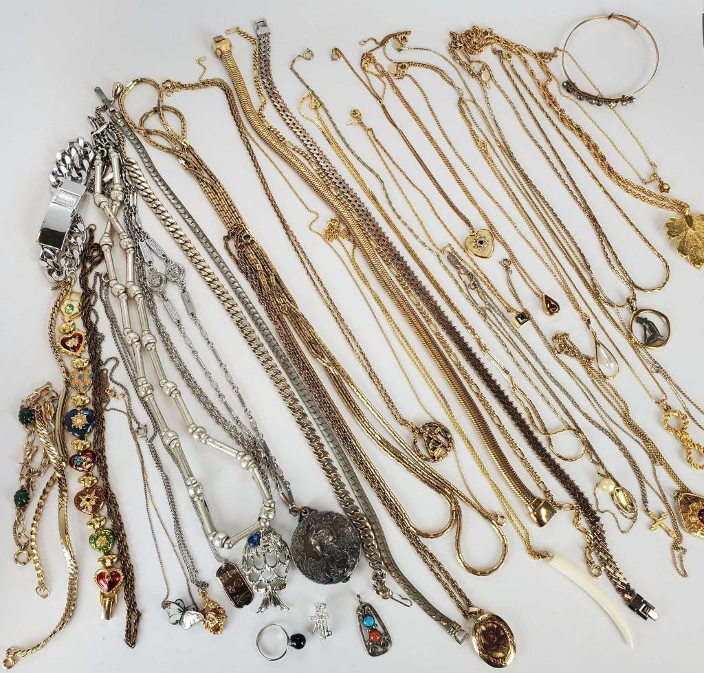 Women's Jewelry Lot Of Necklaces And More (1 of 8)