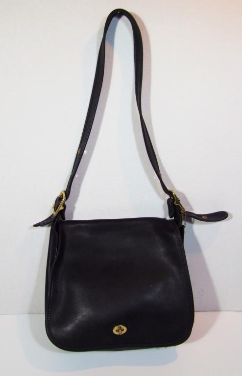 Vintage Authentic Coach Black Leather Shoulder Bag (1 of 5)