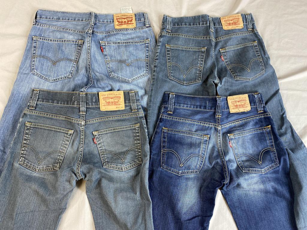 4 Pairs Levi Strauss 511 Jeans: See photos for sizes and condition.