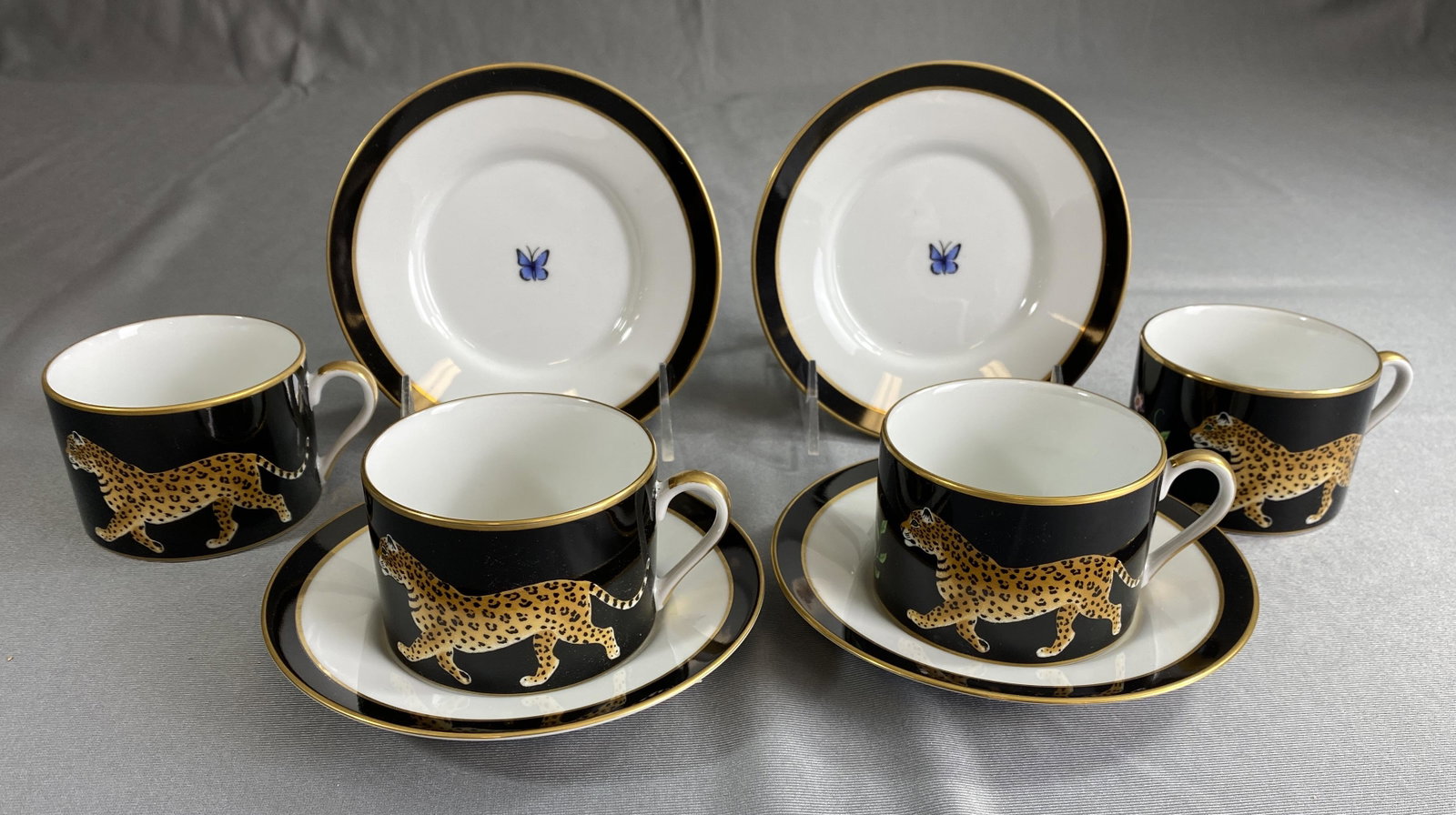 4 Chase Jaguar Jungle Cup & Saucer Sets: 4 flat cups and saucers in the Jaguar Jungle pattern by Lynn Chase.