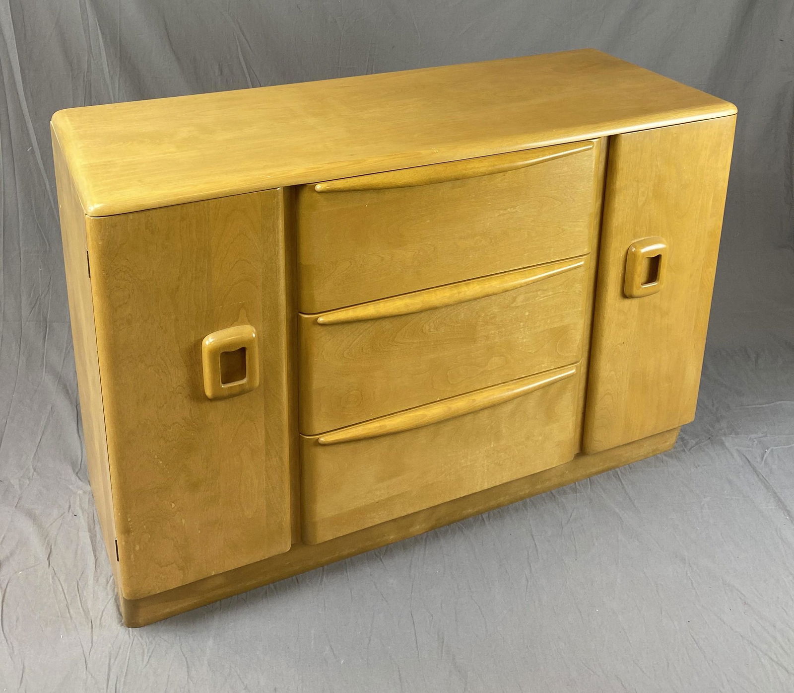 Midcentury Modern Heywood Wakefield Sideboard (1 of 11)