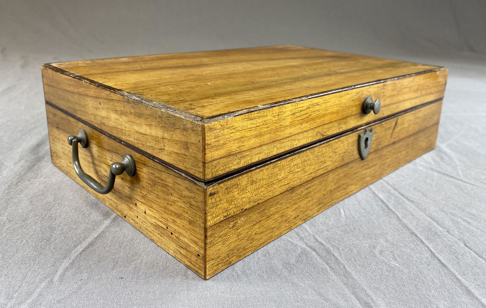 Early Wooden Fitted Sewing Box with Contents (1 of 8)