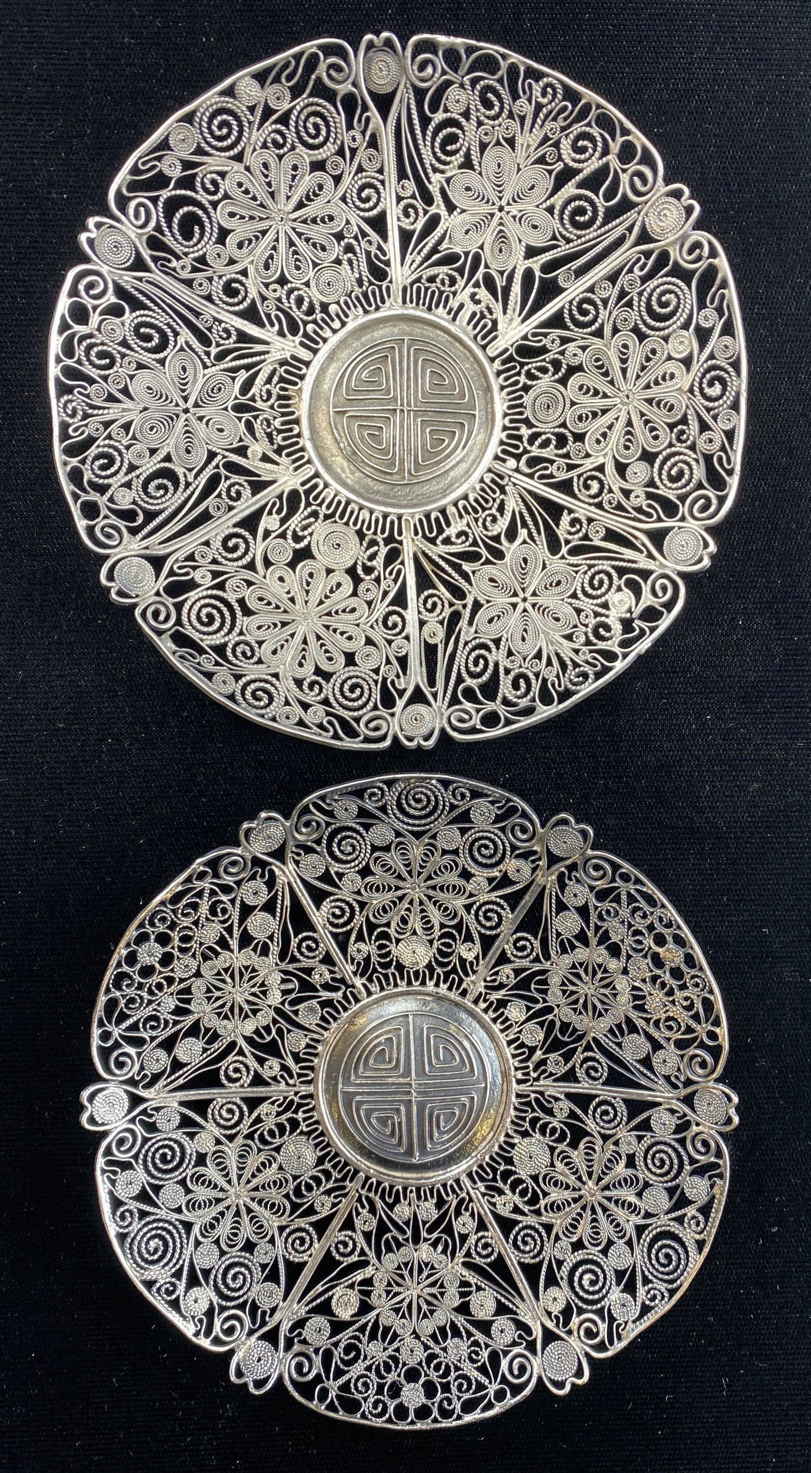 Two Chinese Export Silver Filigree Dishes (1 of 8)