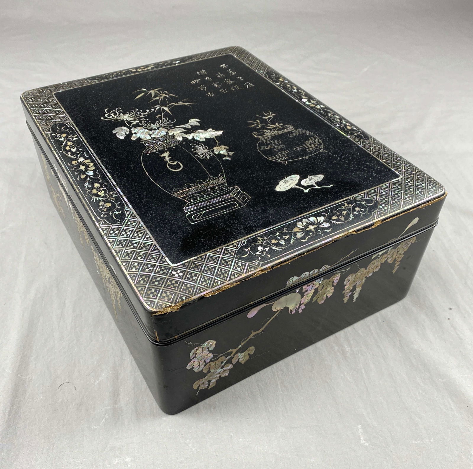 Japanese Lacquer Box, Mother of Pearl Inlay (1 of 10)