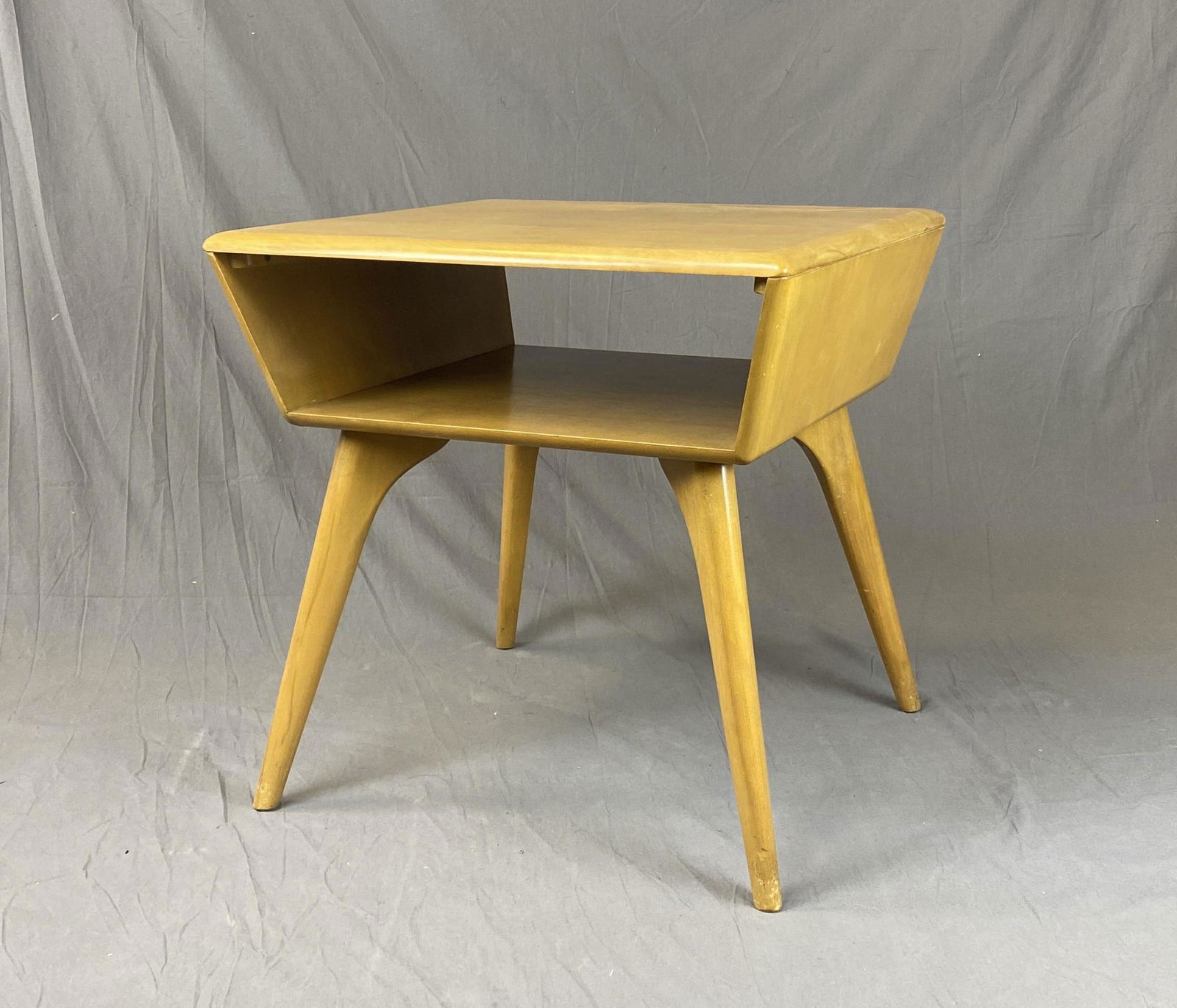 Midcentury Modern Heywood Wakefield End Table (1 of 7)