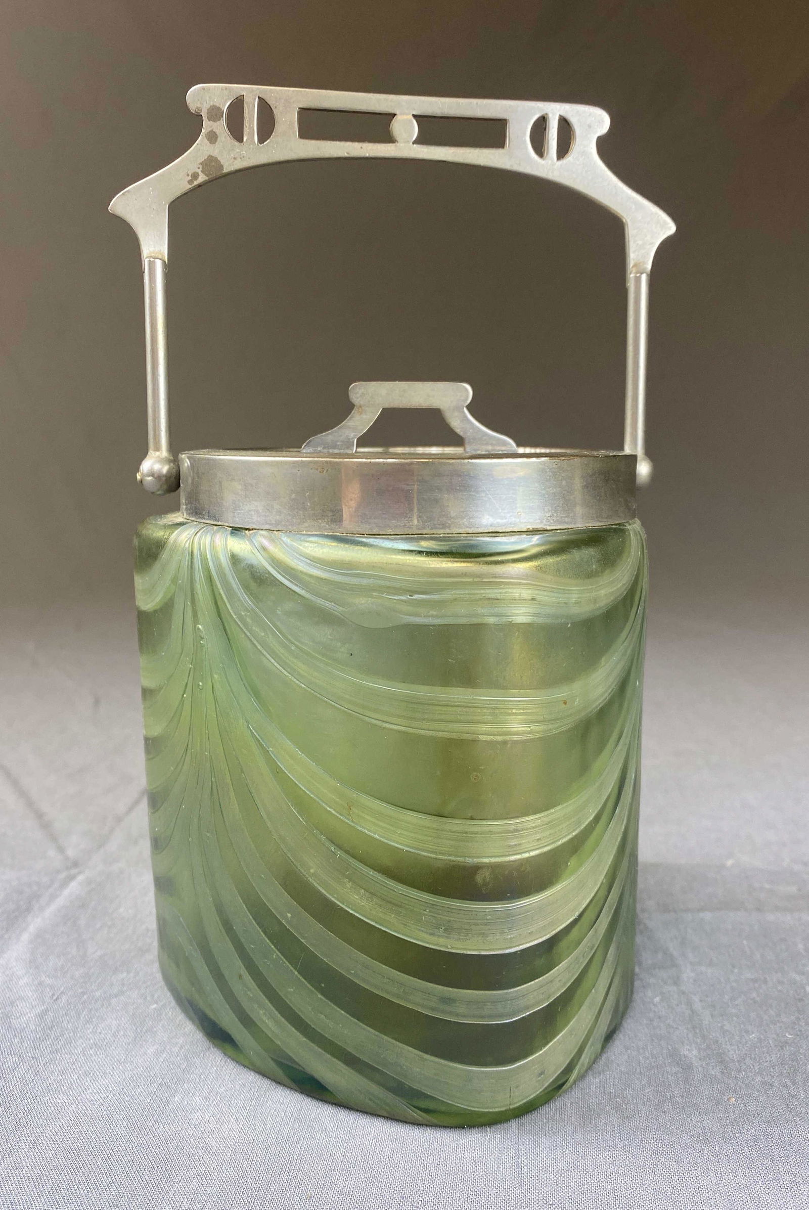 Art Nouveau Iridescent Pulled Feather Biscuit Jar (1 of 6)
