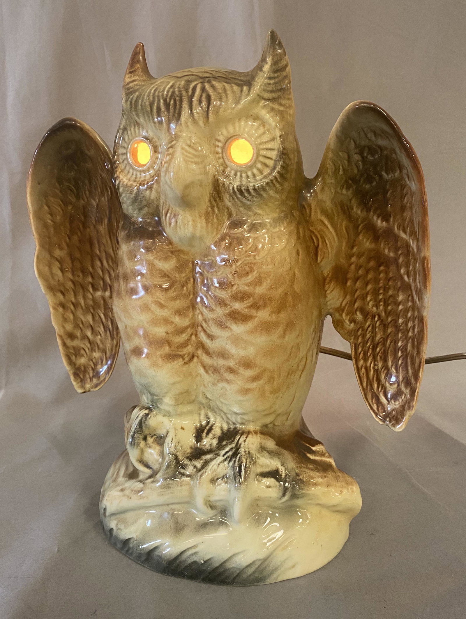 Howard Kron Midcentury Owl Ceramic TV Lamp (1 of 6)
