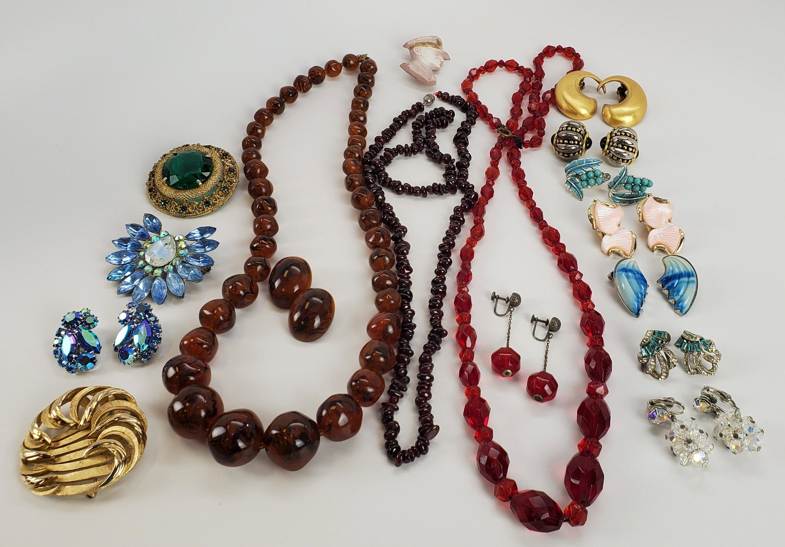 Vintage Costume Jewelry Large Lot (1 of 20)