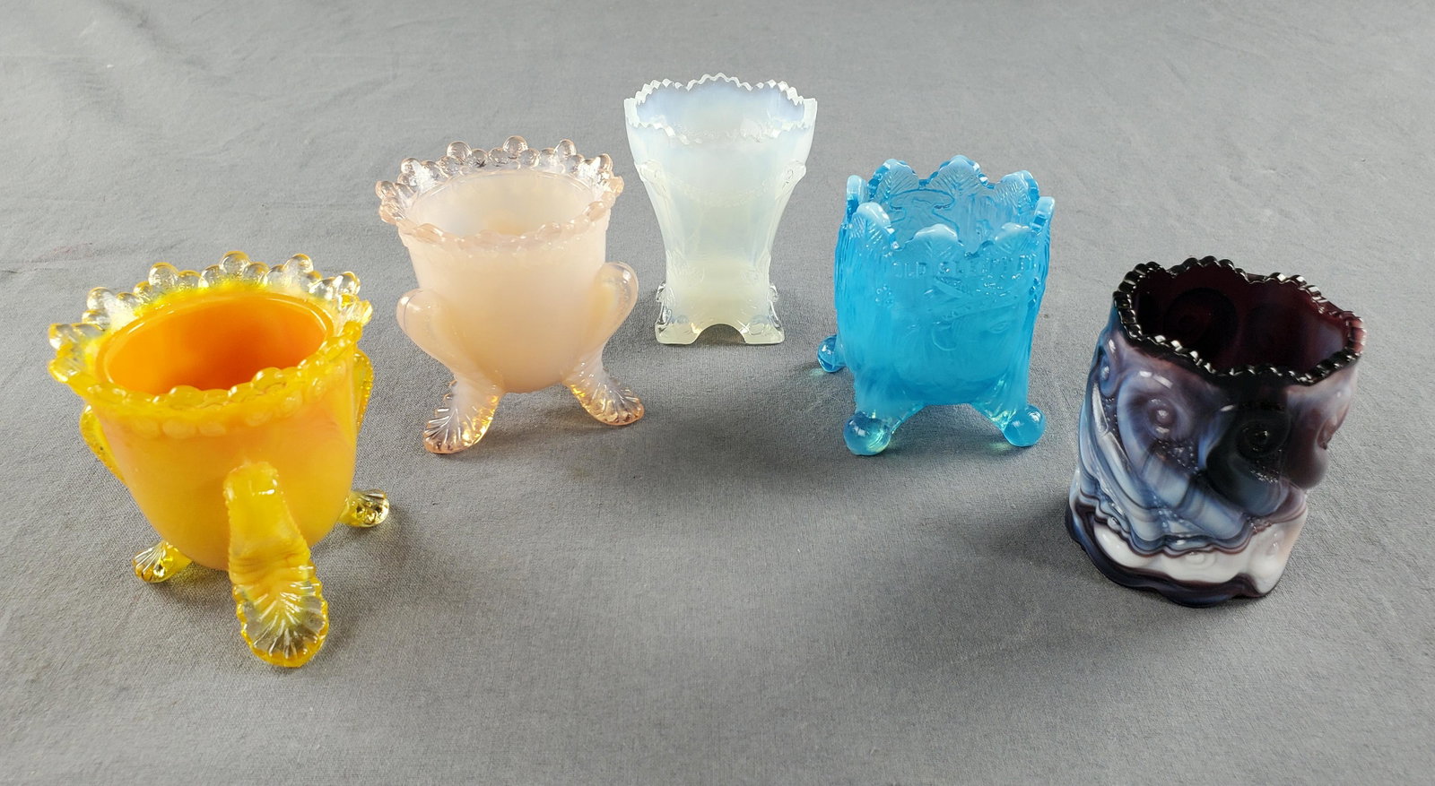 Vintage Boyd "Forget Me Not" Toothpick Holders Lot: Lot of 5 vintage Boyd toothpick holders. All approximately 2.5" height 2" diameter. All in great condition. Different styles and colors.