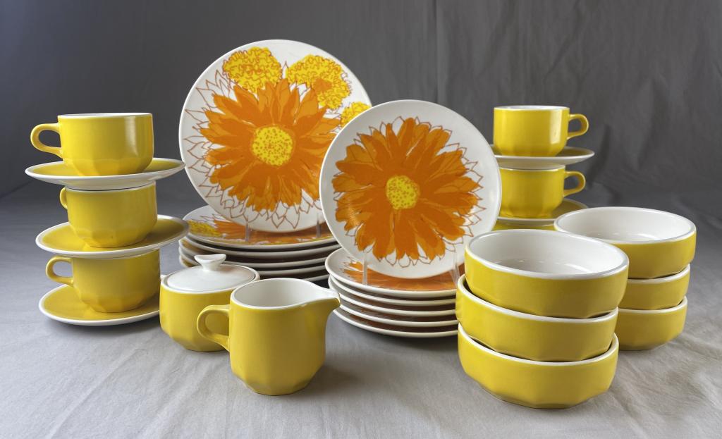 Vera Neumann for Mikasa "Marigolds" Service for 6 (1 of 8)