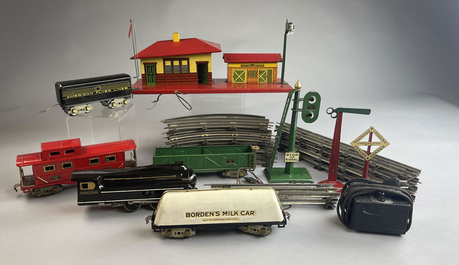 American Flyer Tin O Gauge Train Set C.1940s (1 of 15)